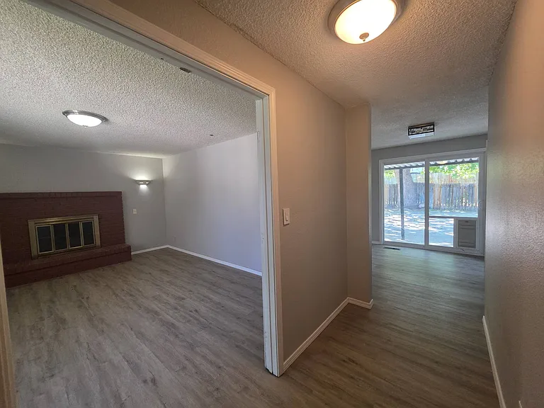 7113 W Arrowhead Ave — Photo 8