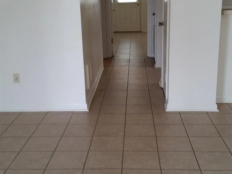 112 Oak Ridge Ave #B — Photo 2