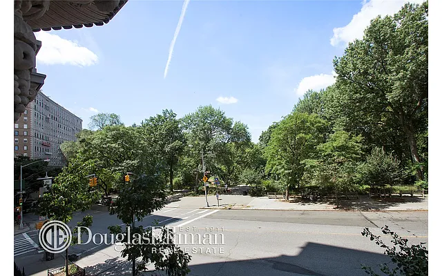 Sold by Douglas Elliman | media 25