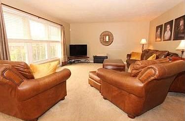 5th image of 5742 Villahaven Dr
