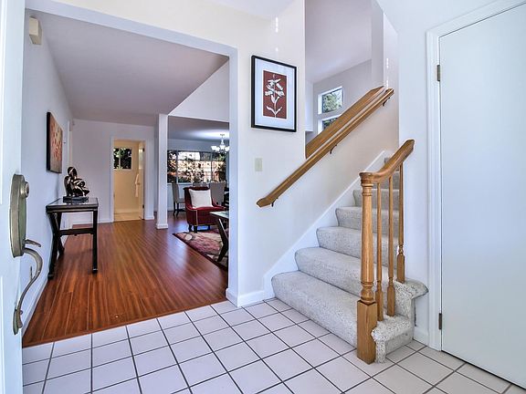 4th image of 1042 Oakmont Pl
