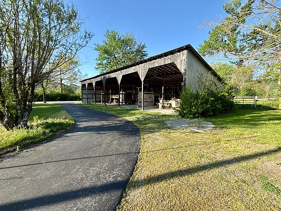 4th image of 6651 S Highway 211
