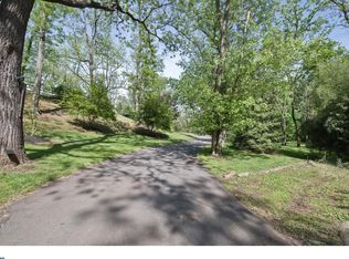 61 Hill Rd, Allentown, NJ 08501