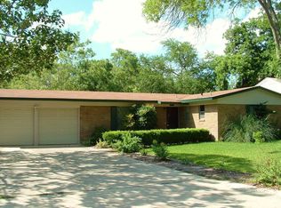 722 Airline Dr, Uvalde, TX 78801