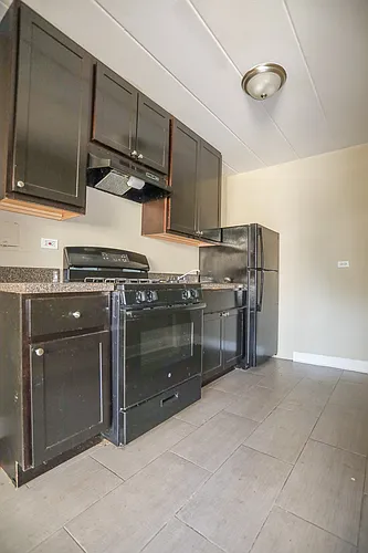 7300 N Ridge Blvd #303 Photo 1