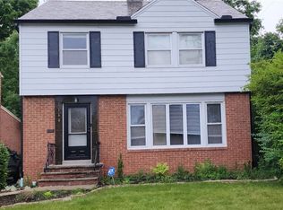 2164 Fenwick Rd, University Heights, OH 44118