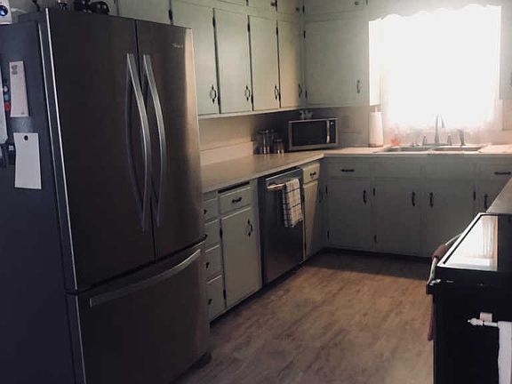 4th image of 4903 Rainbow Dr