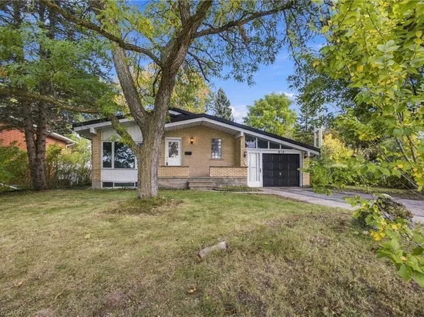 246 Hillcrest Rd, Cambridge, ON N3H 1B2