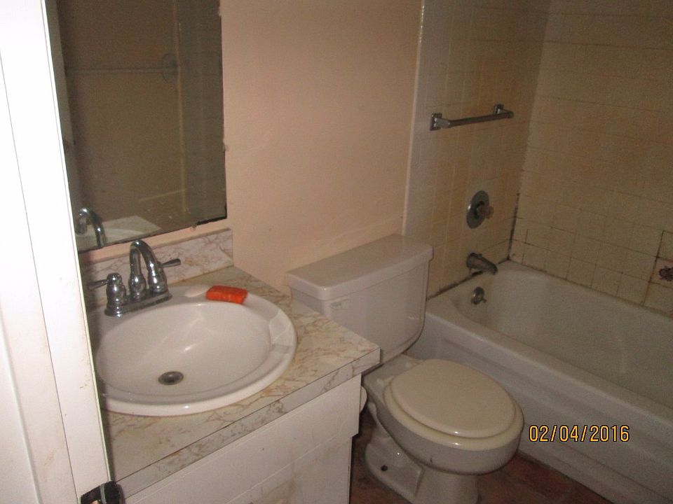 2nd image of 997 Riviera Ave