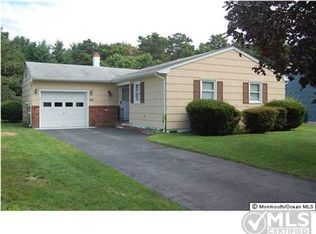 901 Edgebrook Dr N, Toms River, NJ