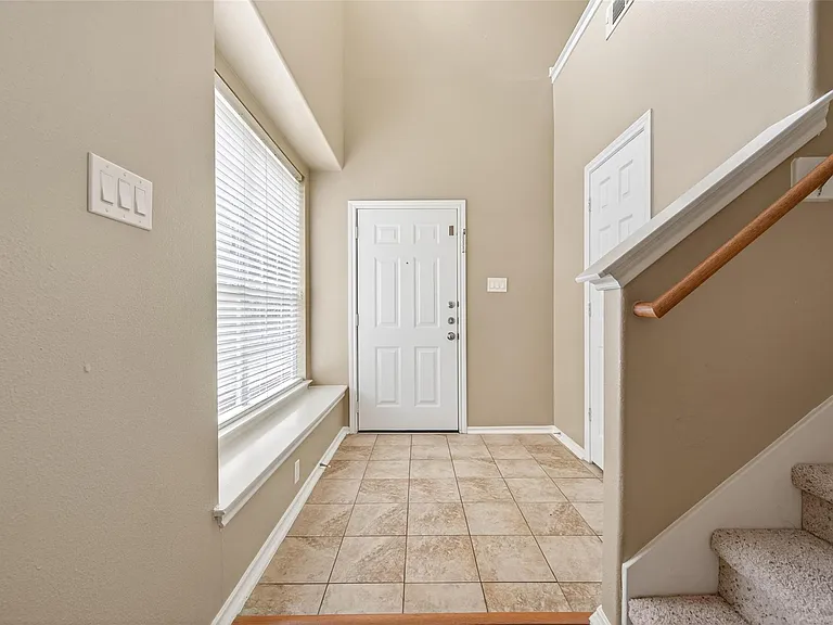 54 Blue Creek Pl — Photo 4