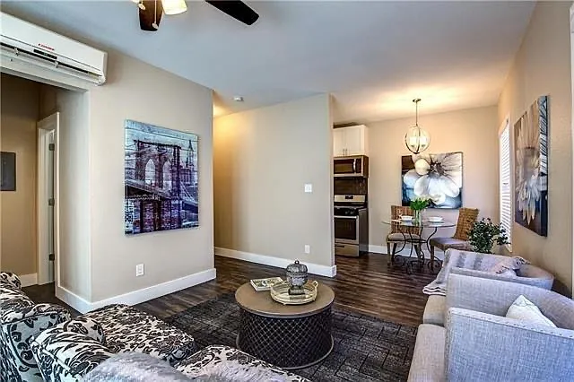 1 bed, 420 sqft, $975 — Photo 4