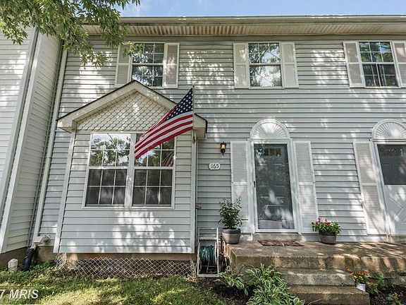 2nd image of 165 Meadows Ln NE