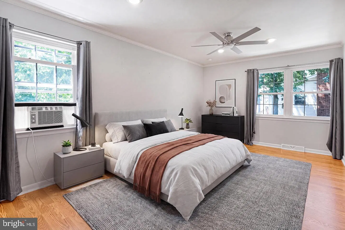 3 bed, 2.5 bath, 1680 sqft, $3,300 — Photo 3