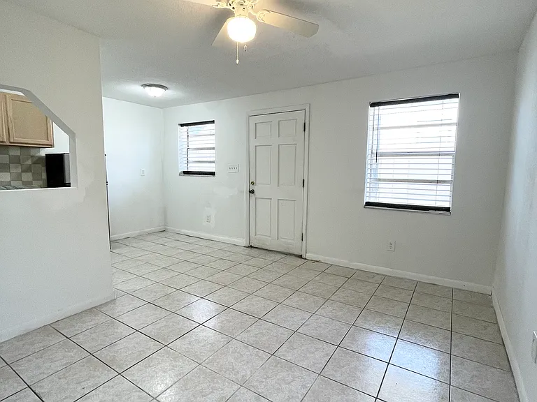 2916 N 16th St #2 — Photo 3