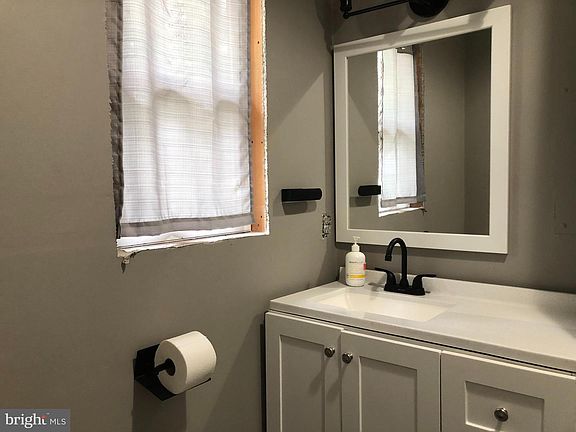 5th image of 5879 Cumberland Dr