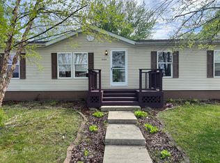 864 Peach Tree St, Urbana, IL 61802