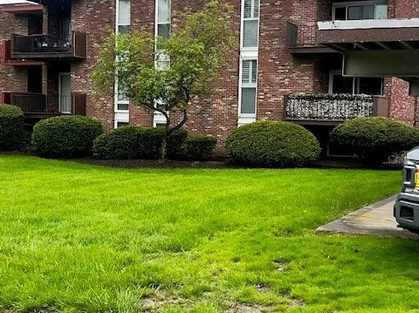 3020 N River Rd NE APT G3, Warren, OH 44483