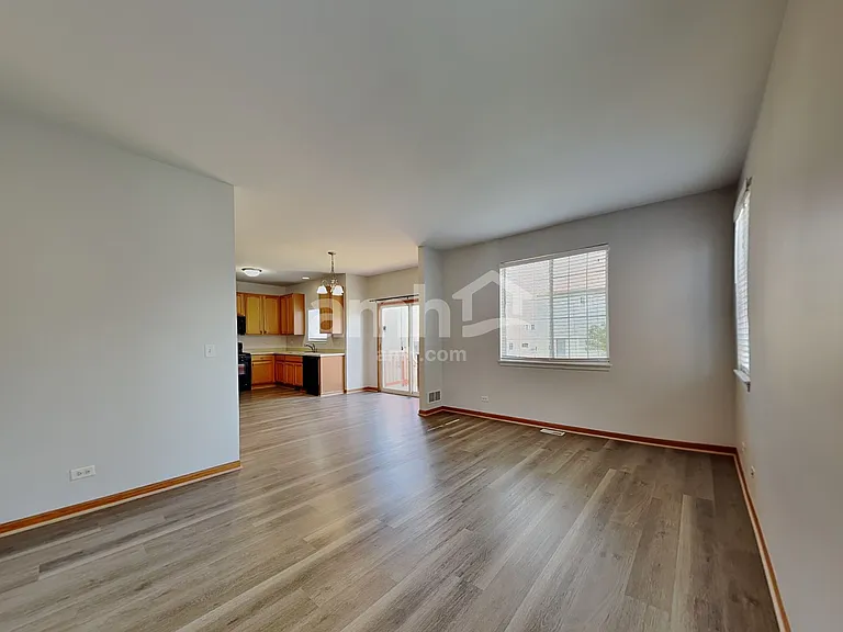 1204 Stonecrop Ln — Photo 7