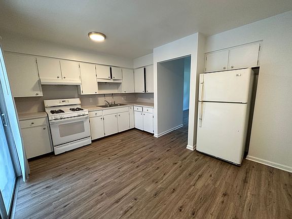 3rd image of 3202 Marshall Ave SE #3206