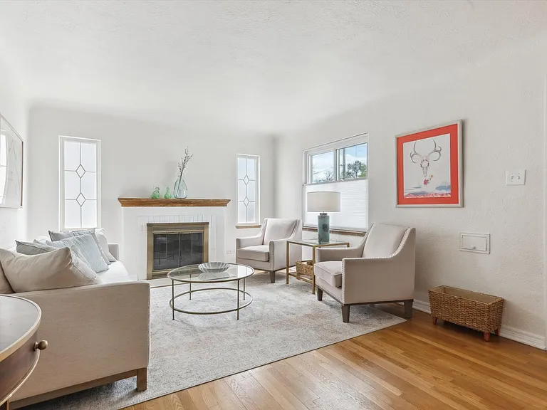 1220 Magnolia St — Photo 5