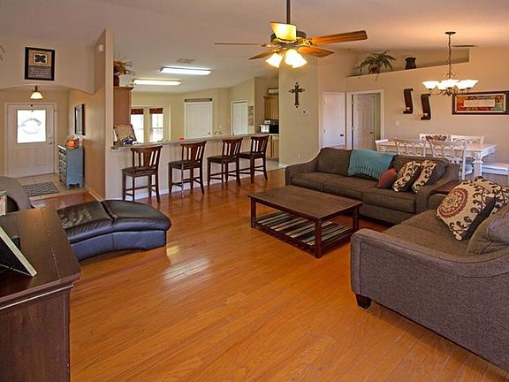 3rd image of 11642 Lake Dr