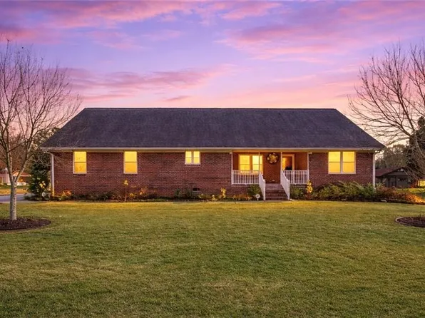 11 Paige St, Cartersville, GA 30121