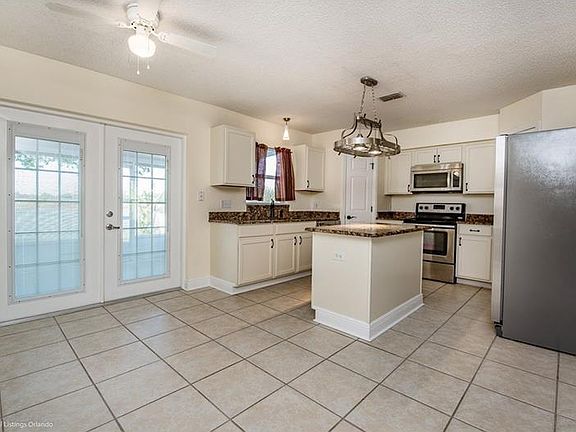 4th image of 15834 Wilkinson Dr