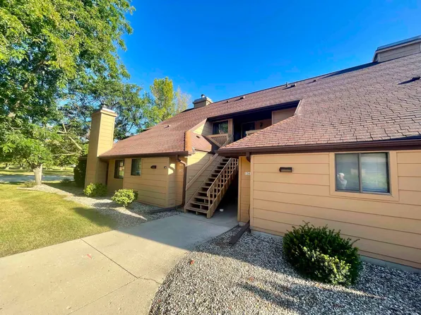 1371 W 18th Ave, Oshkosh, WI 54902