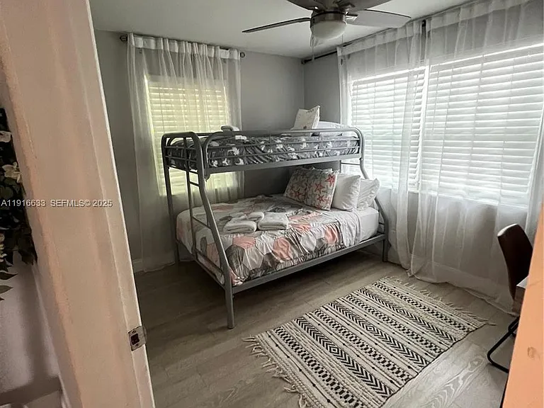 1573 NE 30th Ct — Photo 13