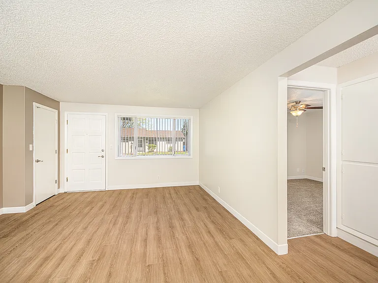 Hopkins Horizon Apartments — Photo 5