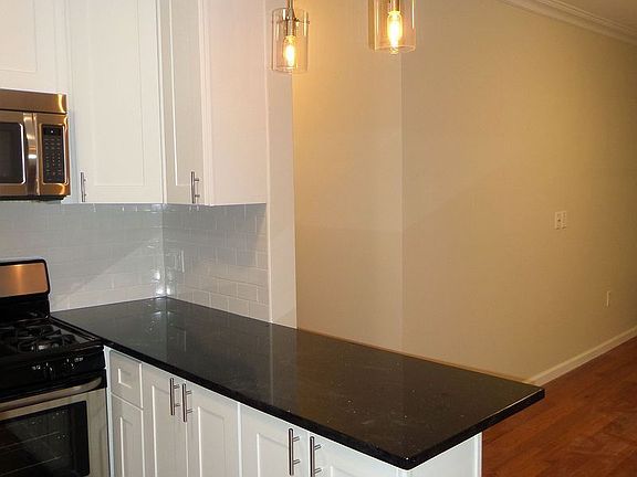3rd image of 3116 32nd St #1C