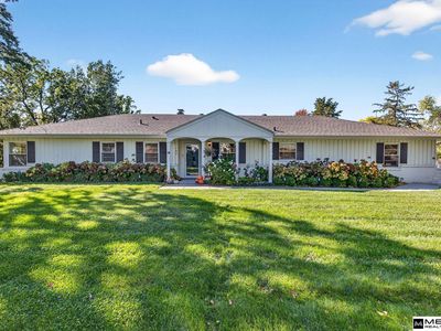 702 S 90th St, Omaha, NE, 68114