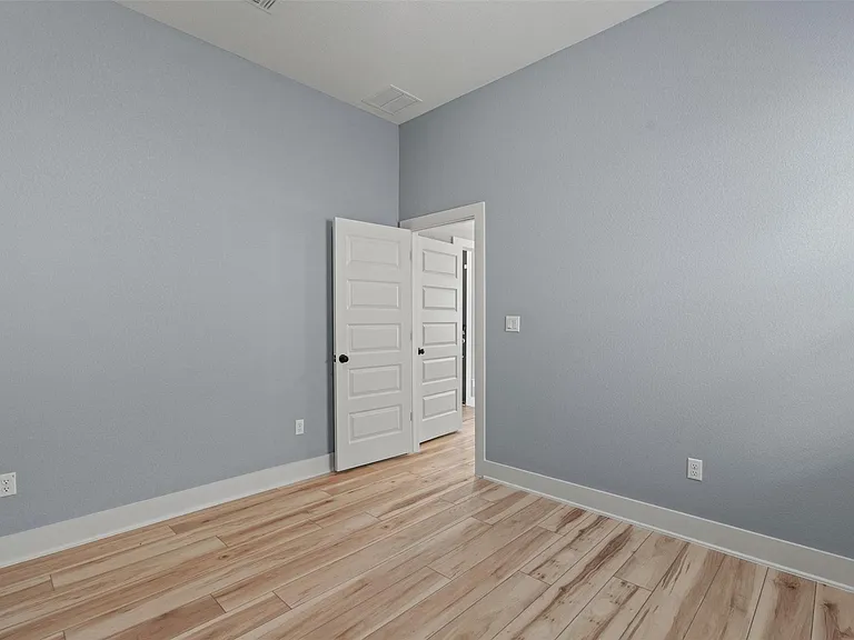 920 Hornsby Holw — Photo 23