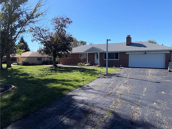 3rd image of 5865 Denlinger Rd