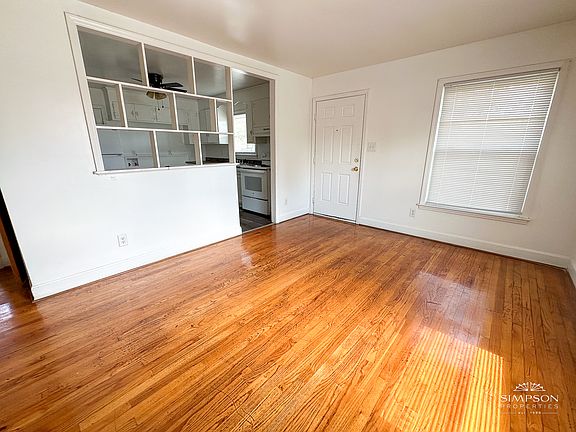 4th image of 3139 Fairbrook Dr