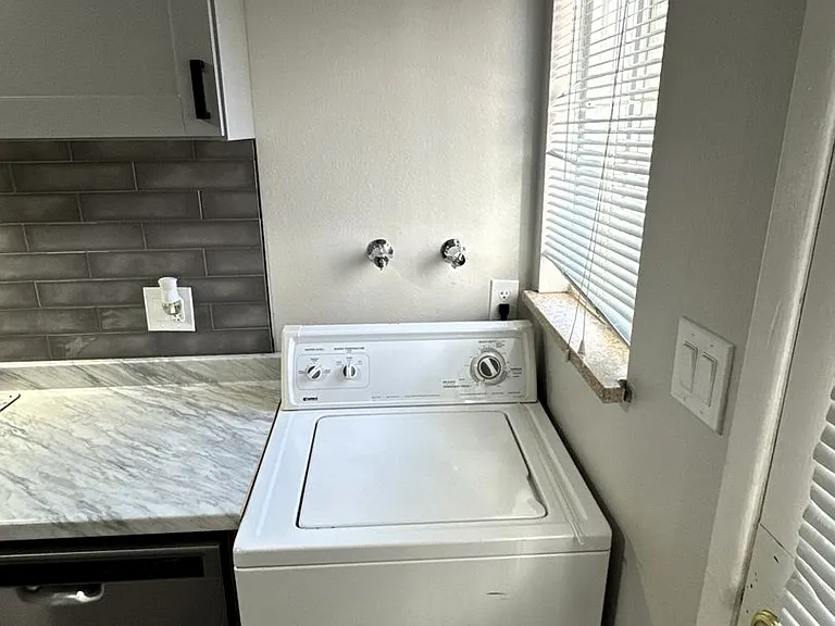 2351 S Locust St #C — Photo 13