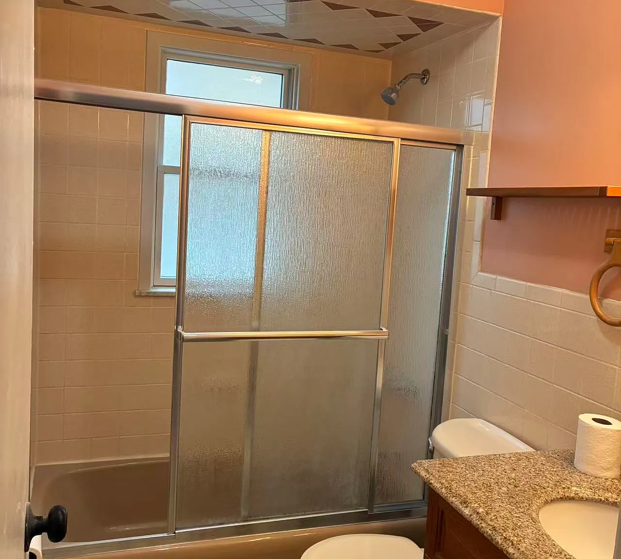 1 bed, 700 sqft, $1,900 — Photo 3
