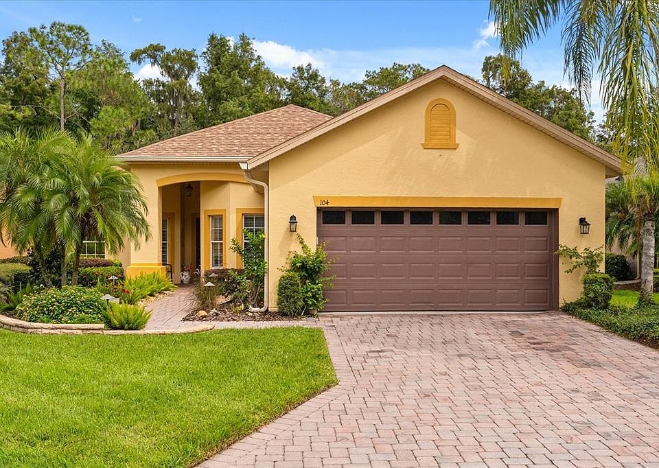 1st image of 104 VIZCAYA CT
