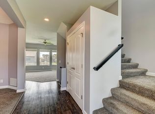 18922 Blackwalnut St, Omaha, NE 68136