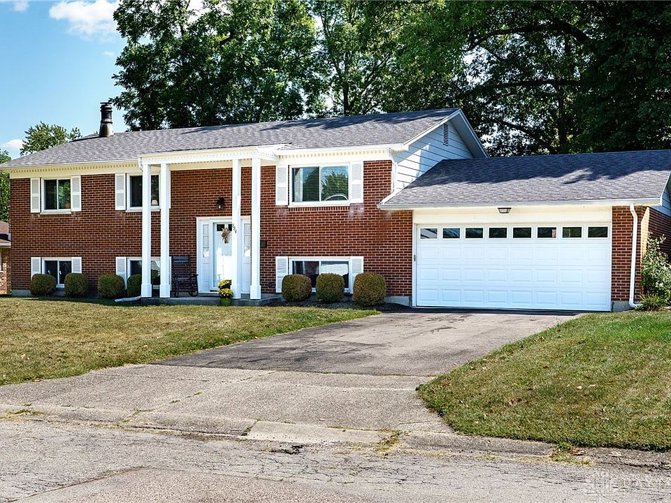 1st image of 884 Crestmont Dr