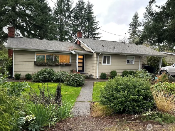 741 Grow NE, Bainbridge Island, WA 98110