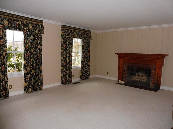 4th image of 2232 Hermitage Dr