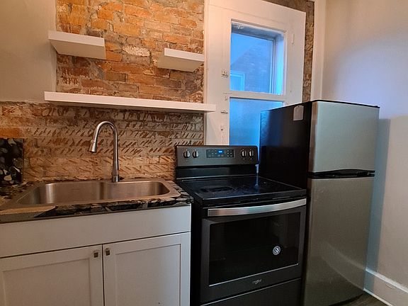 2nd image of 424 N Wayne St