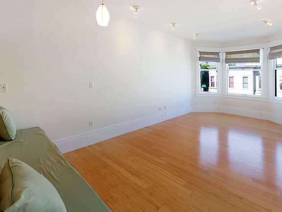 2nd image of 1910 Divisadero St APT 2