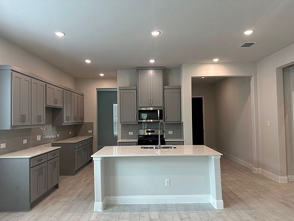 5th image of 3104 Ferrero Ln