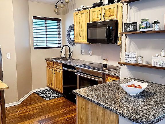 Granite countertops, open concept