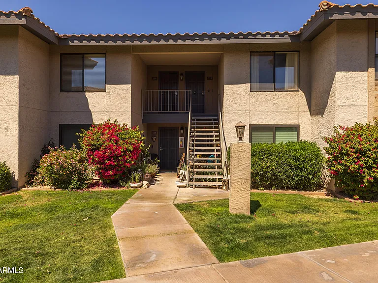 1402 E Guadalupe Rd #215 — Photo 2