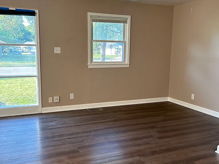8309 Schoen Dr — Photo 6