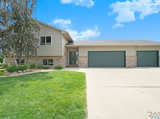 5801 S Drexel Dr, Sioux Falls, SD 57106